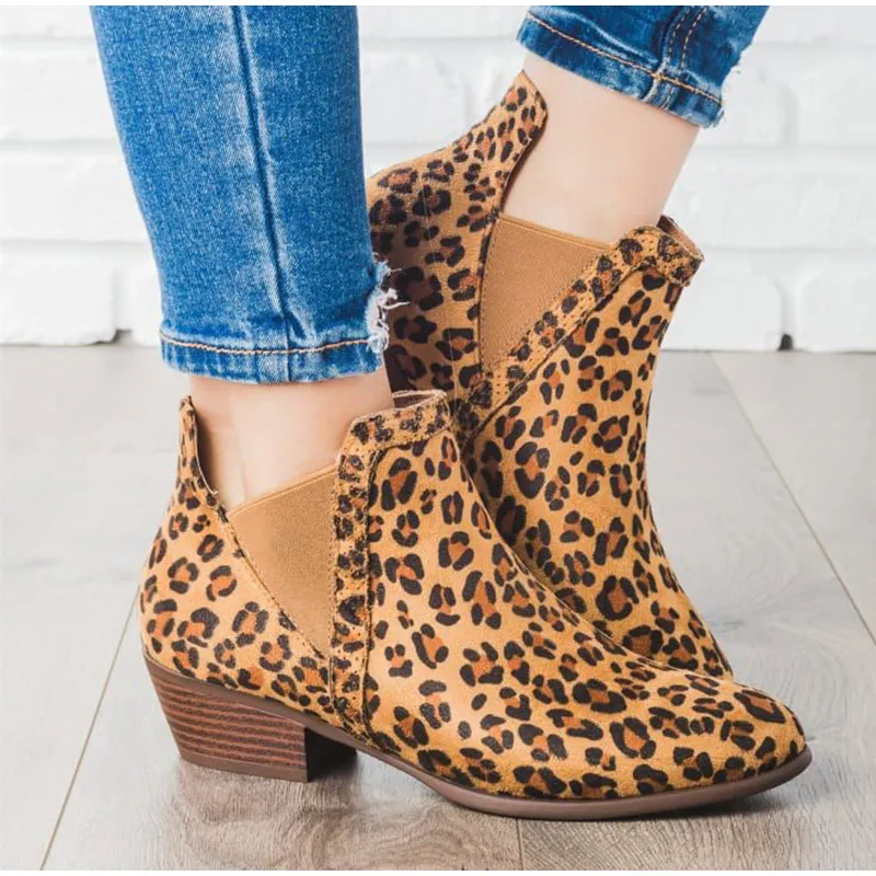 Осенние женские леопардовые ботильоны; ботинки «Челси» в гладиаторском стиле; Женская Винтажная обувь размера плюс с острым носком на среднем каблуке в римском стиле