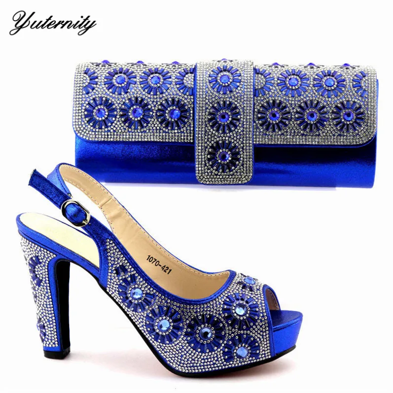 1070-421 168RMB 38-42 跟高11cm 宝蓝