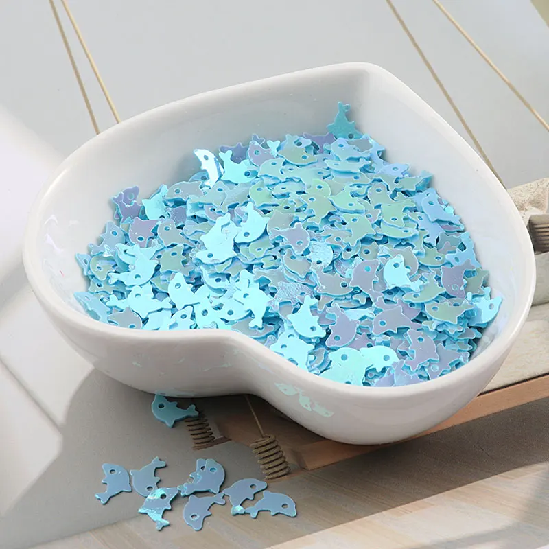 

10g/ bag 5 * 7 mm Dolphin sequins DIY adhesive sequins Lent Gerais embroidery craft clothing jewelry accessories 720 pieces