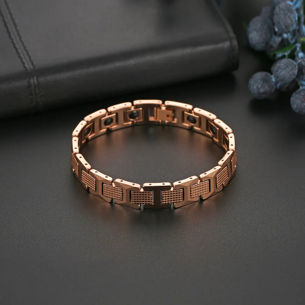 oi44295-rosegold_24