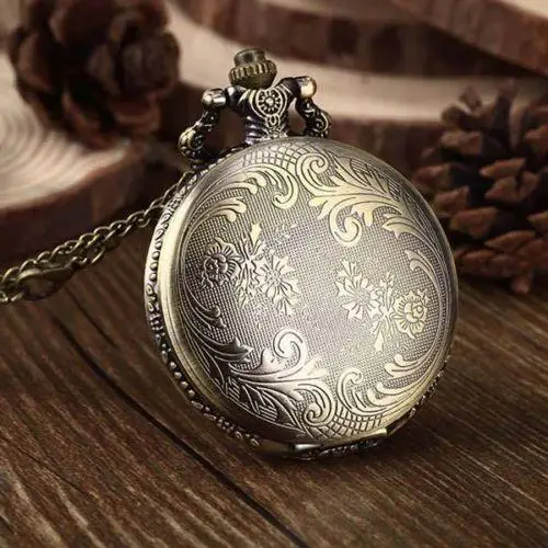 

Women's Retro Unique Bronze Quartz Chain Clamshell Pocket Watch Necklace Gift