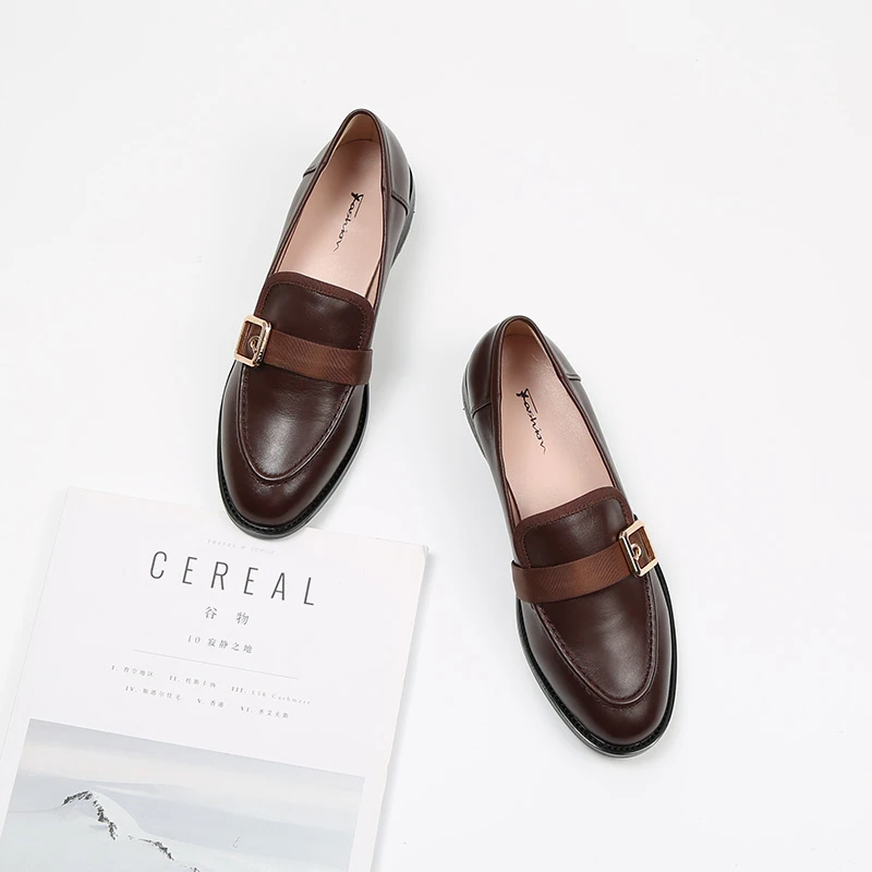 ladies tan leather loafers