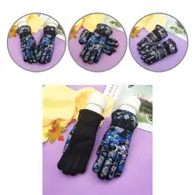 

1 Pair Skiing Gloves Fashionable Fleeced Cartoon Camouflage Design Ski Gloves for Kids Ski Gloves Sport Gloves