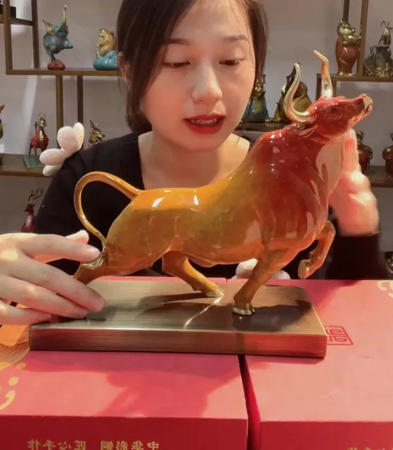 2023 고급 행운의 왕실 재테크 황소 마스코트