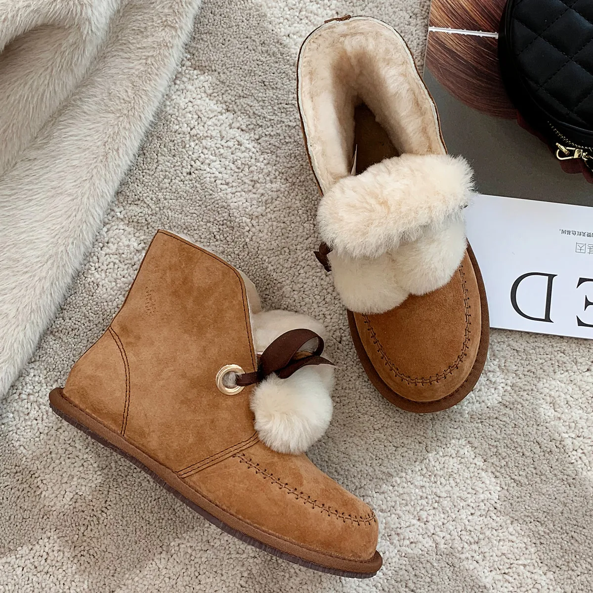 Женские зимние ботинки из натуральной замши на плоской подошве, со шнуровкой милые женские короткие ботильоны на меху для холодной погоды теплая шерстяная обувь - Цвет: brown