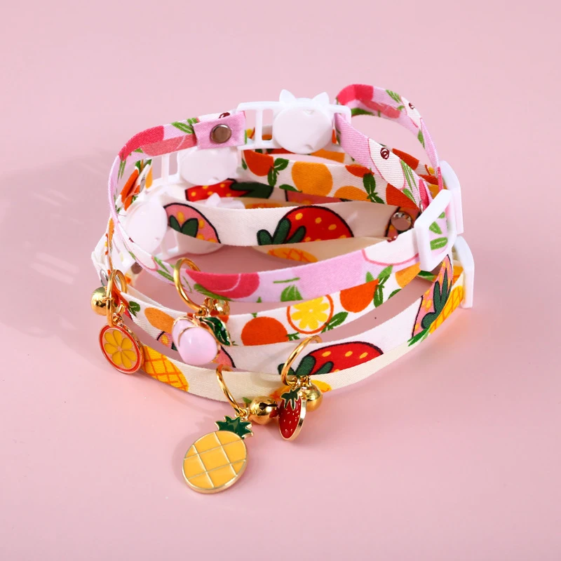 Collar ligero con colgante para separación de gato y dibujo de fruta, cinturón colgante para perro y mascota, accesorios para gatito, collar de gato de producto para mascotas