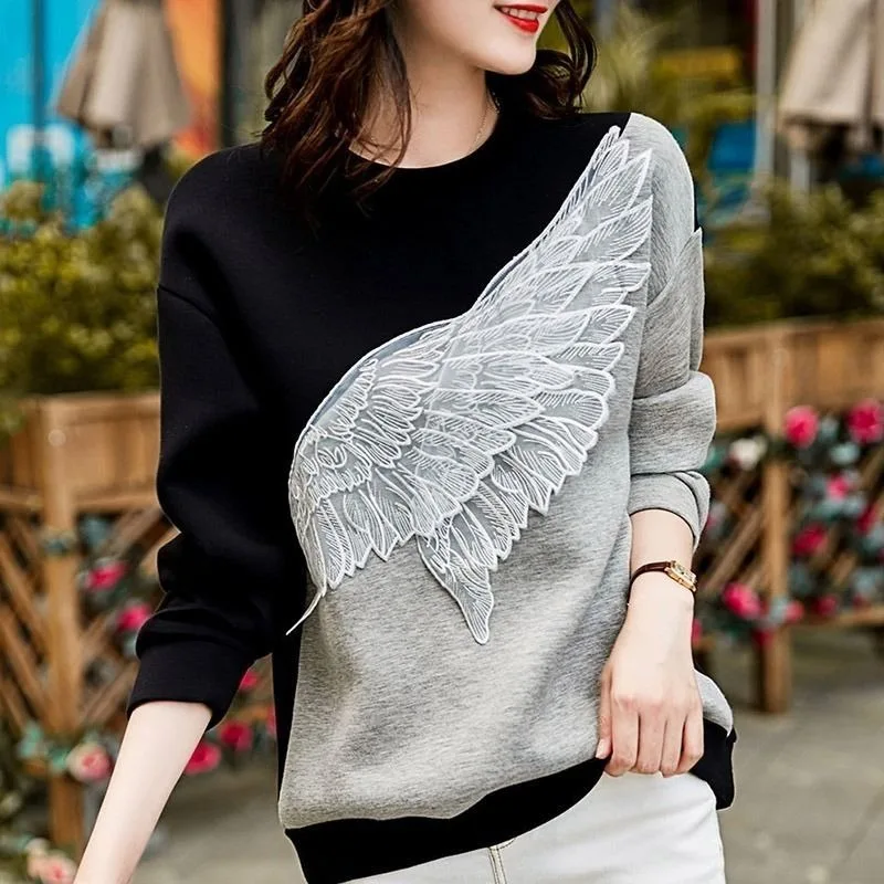 

Ladies Pullover Contrast Stitching Three-dimensional Wings Embroidery Round Neck Air Layer Sweater Autumn Korean Loose Top