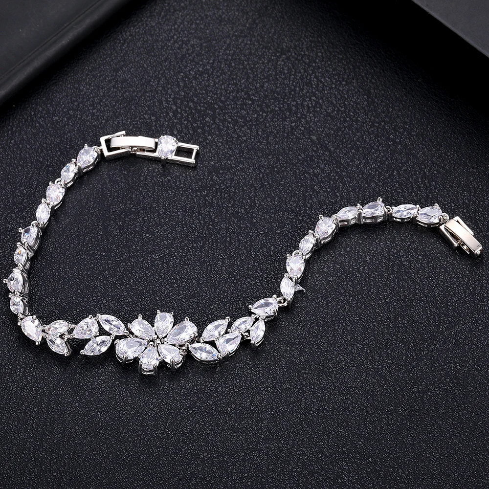 

JaneKelly new Fashion AAA cubic zirconia heart bracelet Micro Pave Setting bangle cuff copper base with Gold-Color