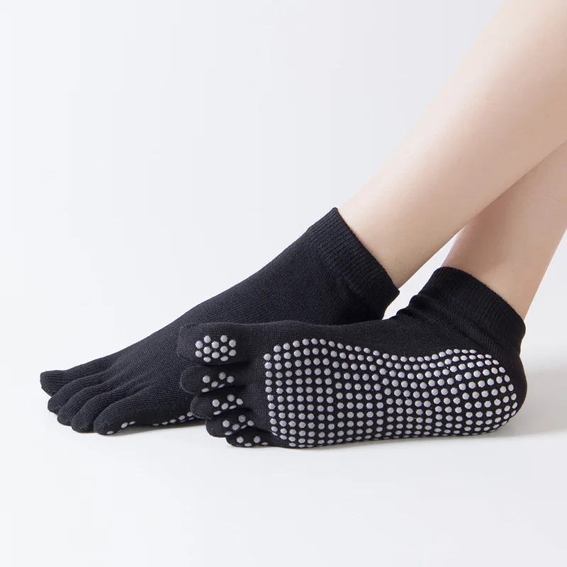 Дизайн полиэстер ПВХ резиновые точки гель для женщин красочные пять носок сцепление Йога носки нескользящие