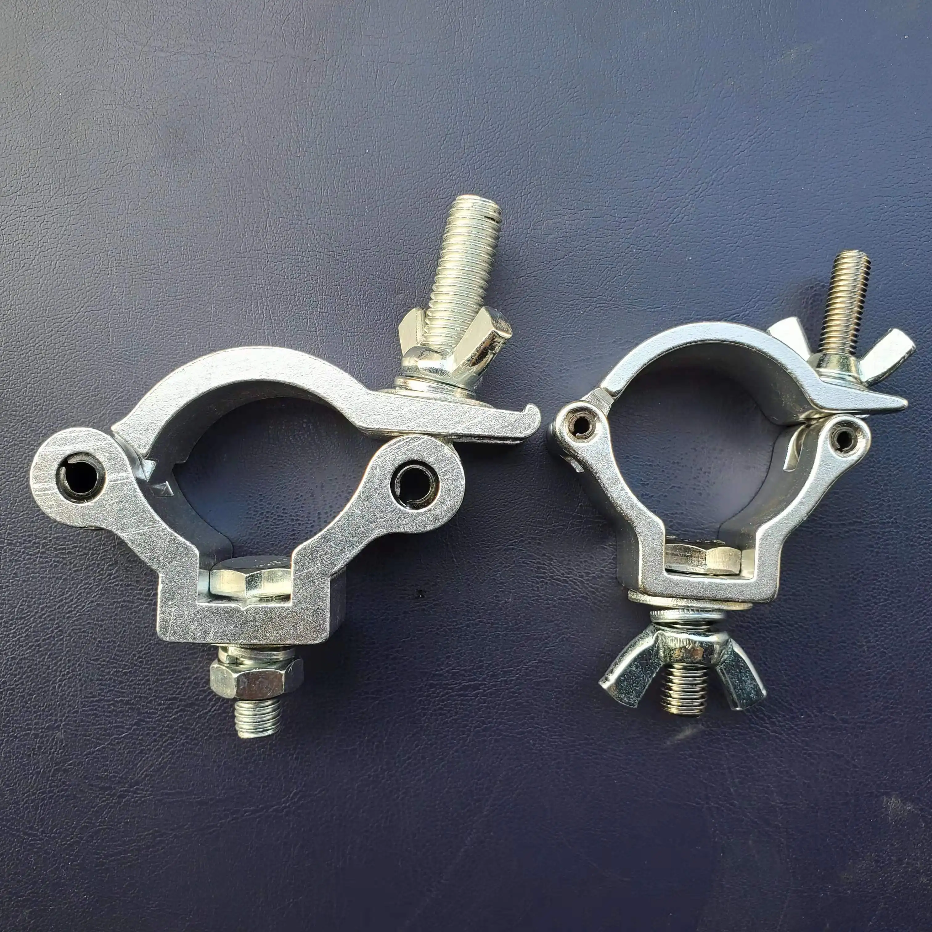 4パックステージライトクランプデュアルjrスイベルクランプ220ポンド 100キロ負荷容量アルミトラス用4851ミリメートルチューブ 室内装飾