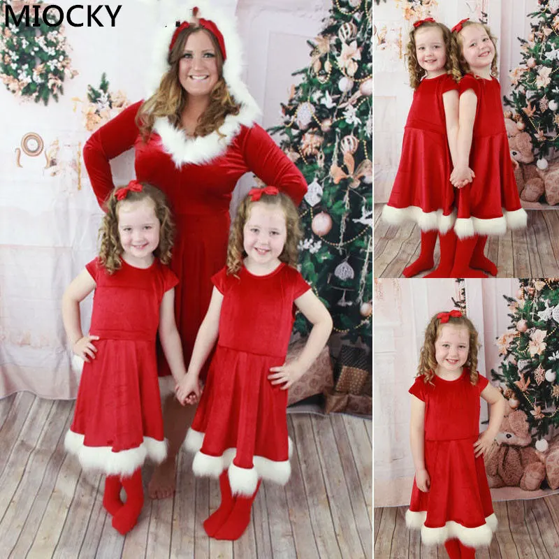 

Mother Daughter Dresses 2019 Christmas Pajamas Red Winter Warm Hooded Matching Dress New Year Clothes Family Xmas Clothes E0286