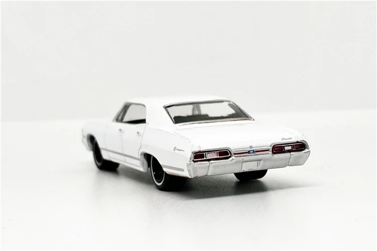 Greenlight 1: 64 Chevrolet Impala спортивный седан 1967 County дороги без коробки