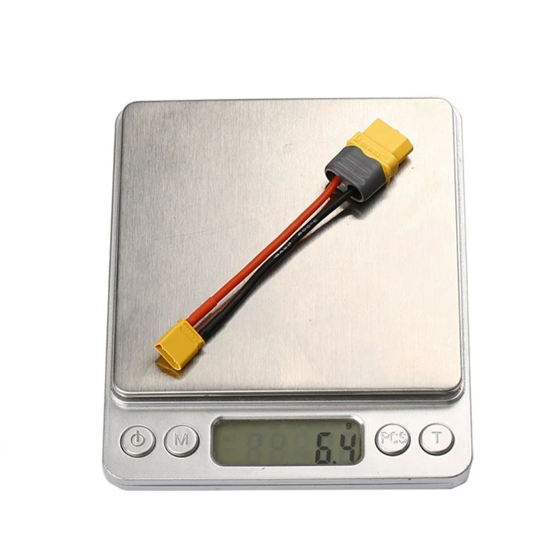 Gros plan sur l'adaptateur XT60 vers XT30, câble convertisseur 10cm