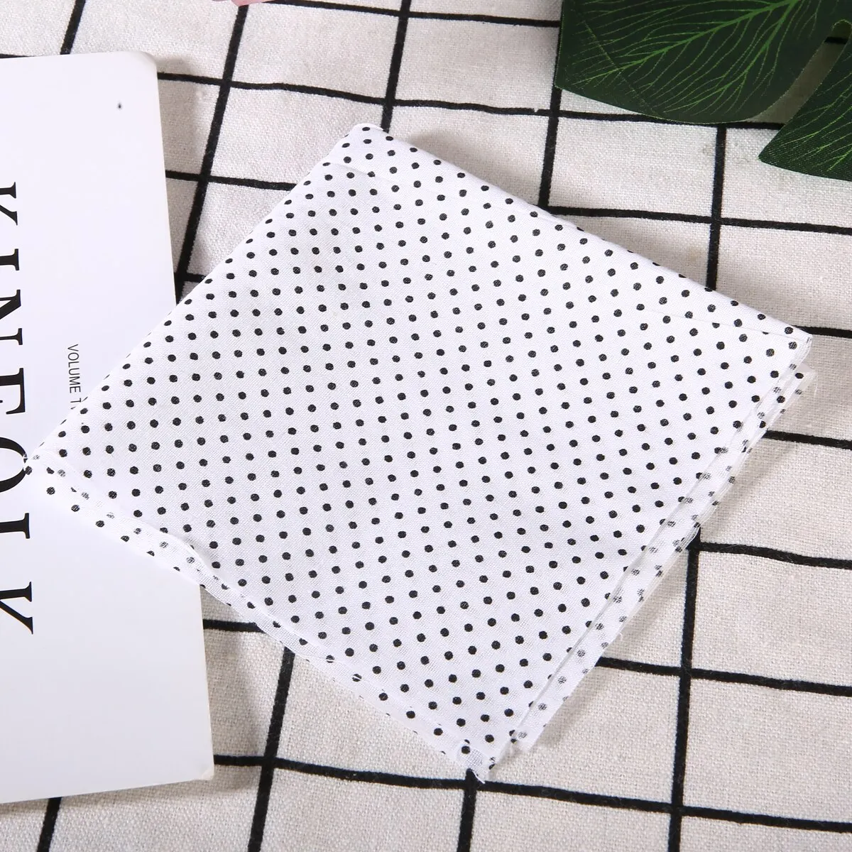 New 7pcs 25x25cm Cotton Fabric Assorted Squares Pre-Cut Quilt Quarters Bundle DIY Patchwork Cloth Material Handmade Doll Gray