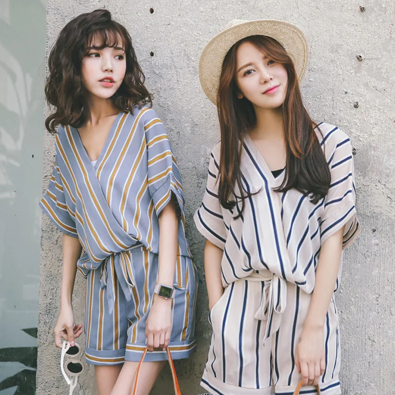 

2018 Summer Wear New Style Loose-Fit Striped Shirt + Loose-Fit Shorts Set