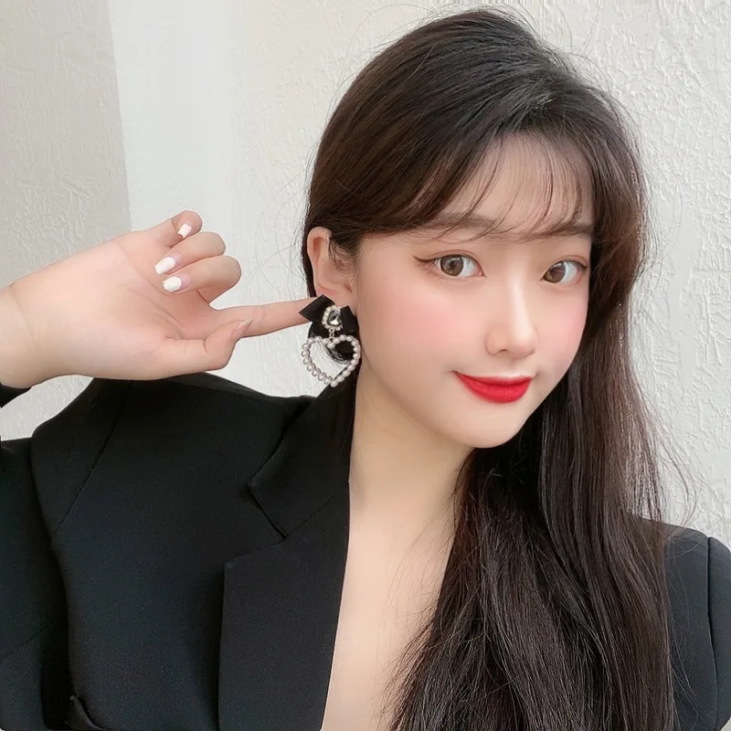 Korean Temperament Retro Rhinestone Bow Clip Earrings Black BowKnot Heart Shaped Pearls Clip on Earrings No Hole for Women Party ear clip earrings clip earrings ear clip