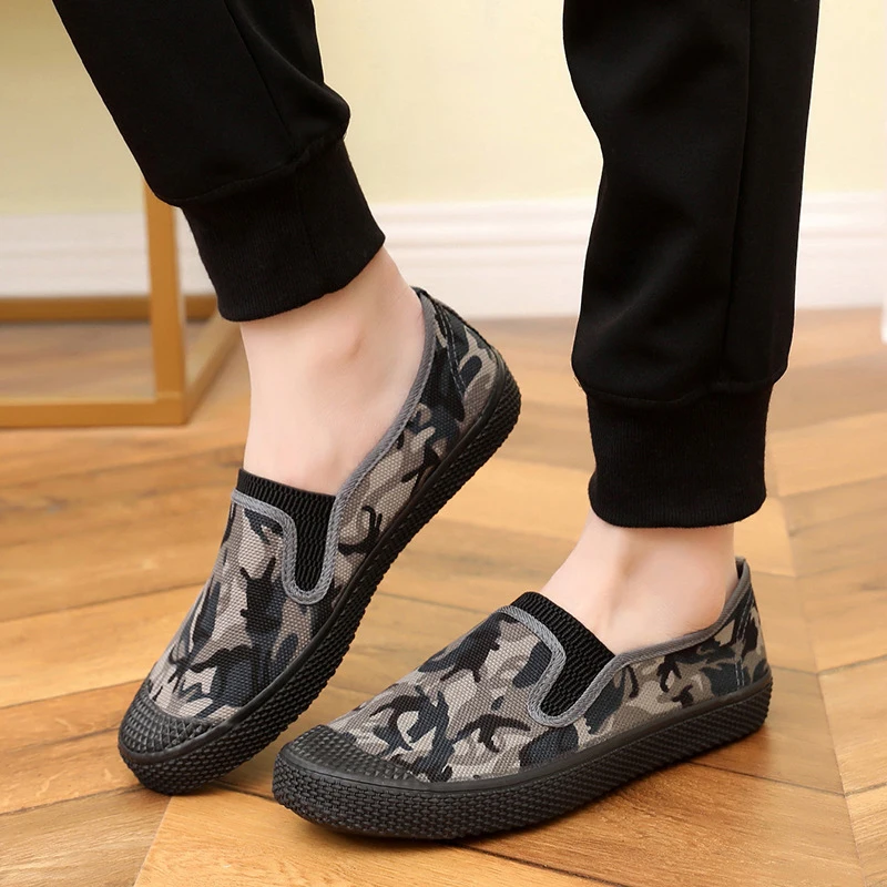 Spring Men's Casual Shoes Fashion Men Cavans Shoes Slip on Camouflage Labor Insurance Sneakers Men's Outdoor Sports Work