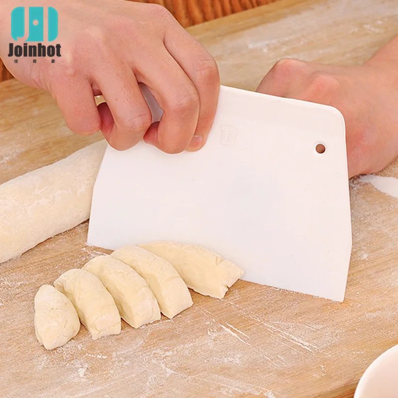 

Household Bakery Plastic Dough Scraper Scraper Cream Fruit Pancake Scraper Cutting Board Cutter Plastic Kitchen Tools