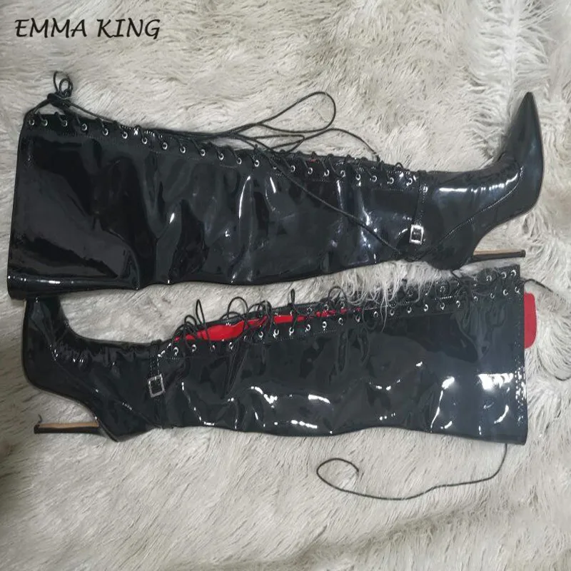 Emma king/Сапоги выше колена с острым носком пикантные женские сапоги до бедра на высоком каблуке с перекрестной шнуровкой; сезон осень-зима; женская обувь черного цвета
