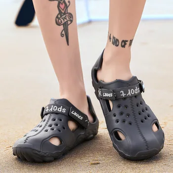 

Summer Men Slippers 2019 Message Clogs Outdoor Garden Shoes Male Pool Sandals Bathroom Flip Flops Lightweight Mules Beach Slides