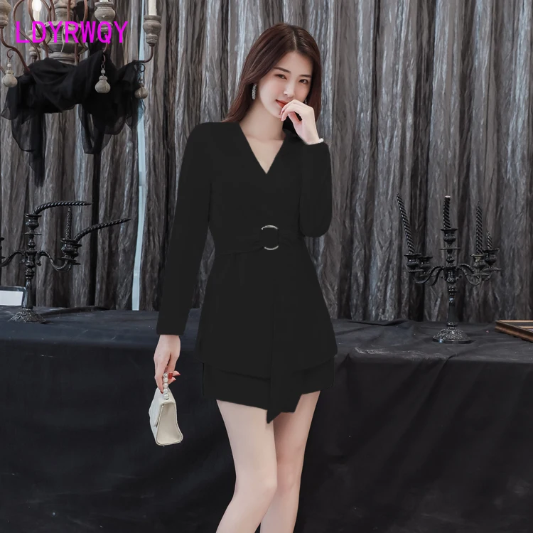 

2019 autumn new long-sleeved lace V-neck suit jacket + female irregular shorts two-piece suit