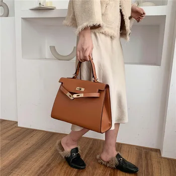 

2019 Autumn and Winter New Korean Fashion Classic Handbag Platinum Bag Simple and Versatile Commuter Shoulder Bags Hand Bags