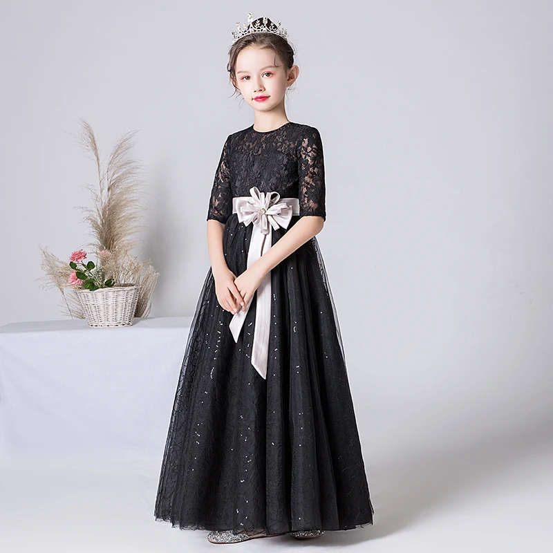 Рисунок 6 - Сверкающее платье из черного тюля