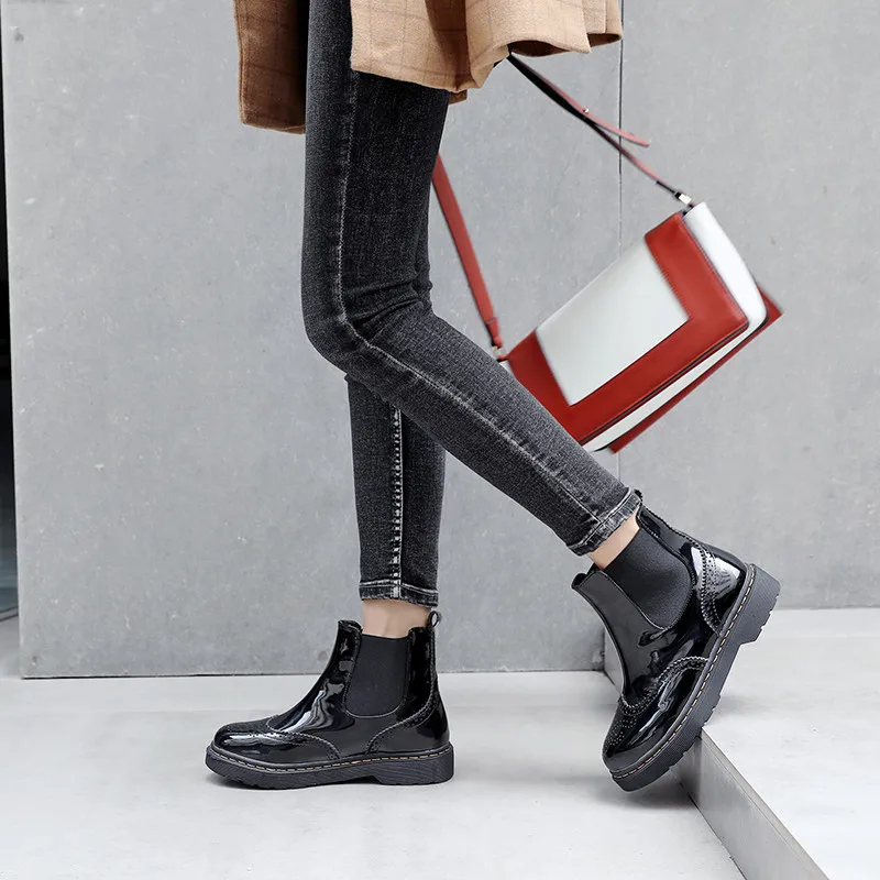 

2018 Fashion Winter Brogue Fretwork Patent Leather Chunky Low Heel Short Chelsea Motorcycle Boots Big Size Shoes Woman