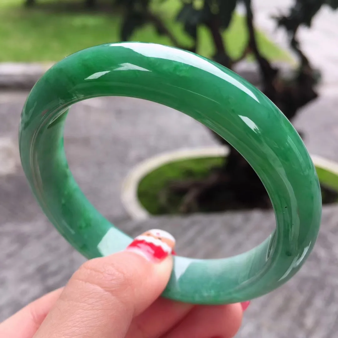 

Send Certificate Natural and Burma Jade A-Class 54-62mm Light Green Jade Bracelet Exquisite Princess Bracelet Send Mom and Girlf