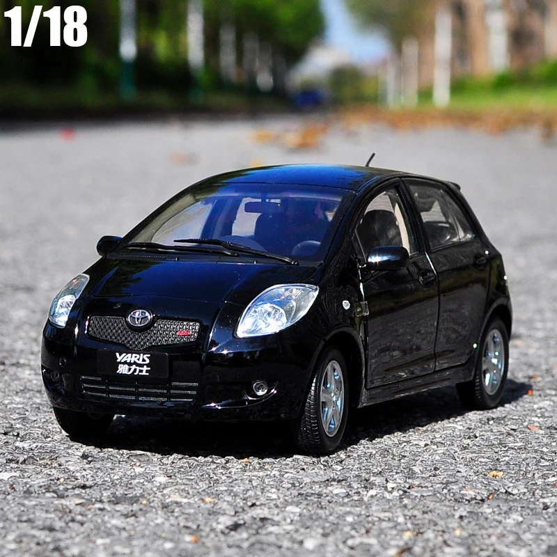 1:18 Toyota Yaris Alloy Diecast Model 