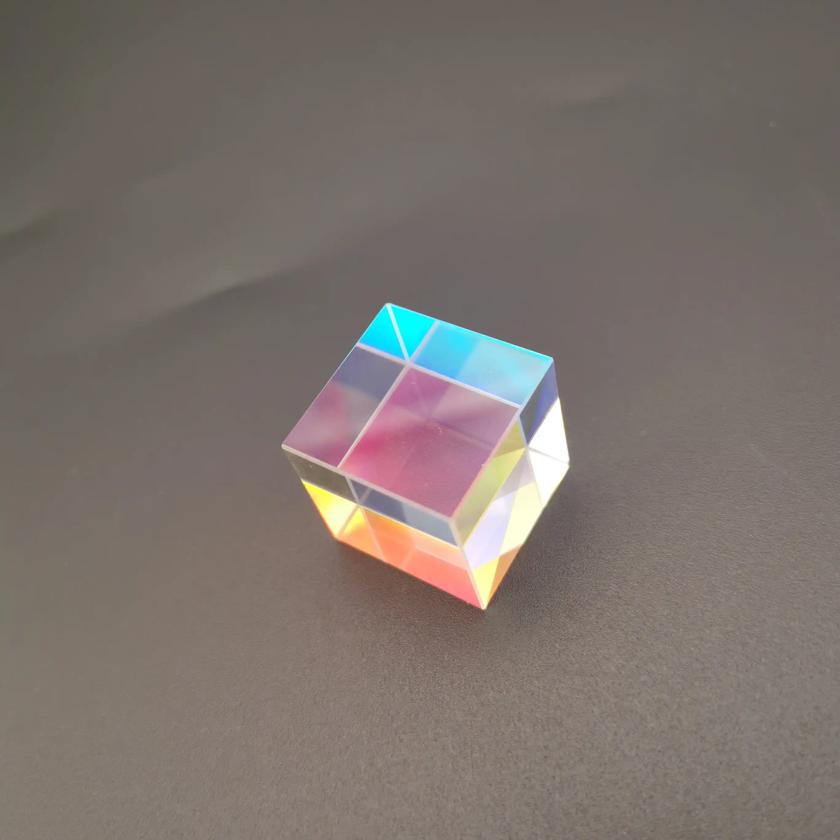 TIYGHI Glass Prism Refractor Optic Clear Prism Cube Square Crystal Prism for Physics Teaching Light Spectrum Science Experiment and Decoration 30mm Cube Artificial Creative Prism TIYGHI Glass Prism Refractor Optic Clear Prism Cube Square Crystal Prism for Physics Teaching Light Spectrum Science Experiment and Decoration 30mm Cube Artificial Creative Prism