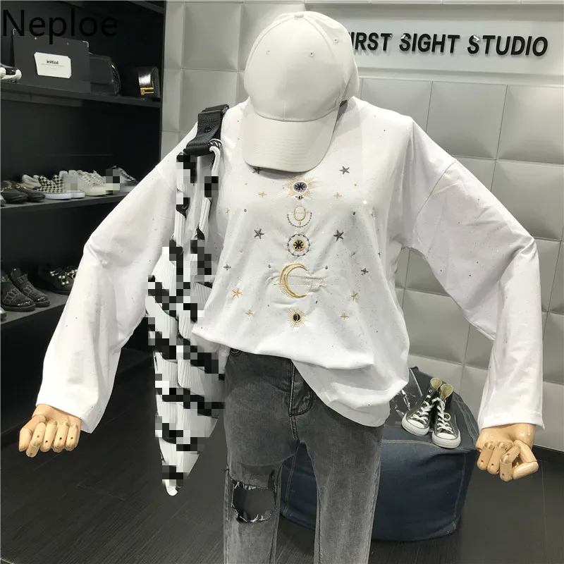 

Neploe Loose Casual O Neck Long Sleeve Bottom T Shirt Fashion Wild Embroidery Student Tee Autumn Solid cotton Top New 45851