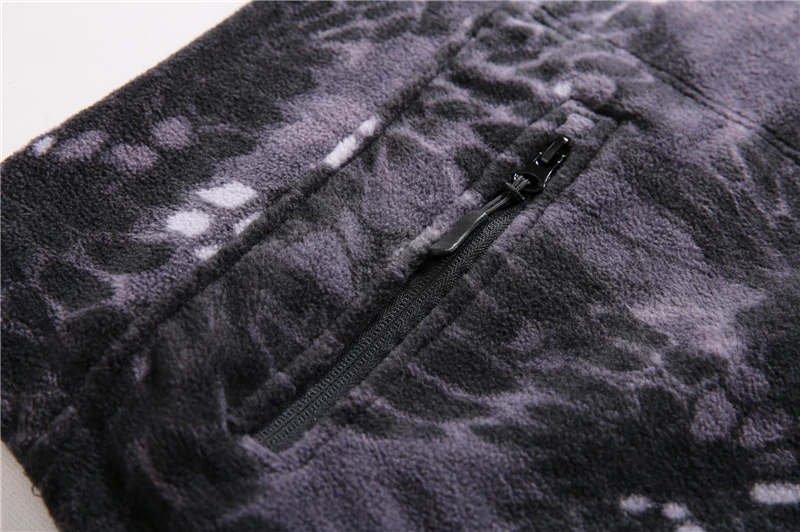 9476030821_1872180541