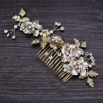 

Handmade Bride Hair Ornament Alloy Leaf Gold Hair Comb Flower Rhinestone Head Piece Bridal Pearl Headdress For Women Wedding