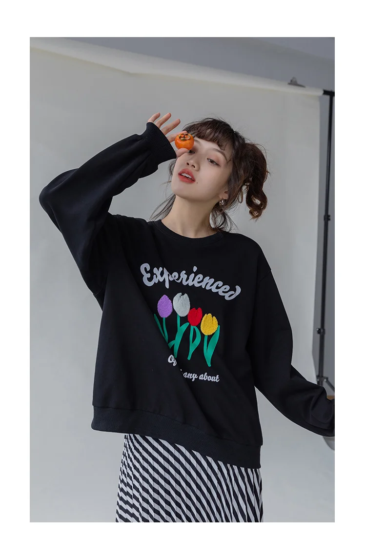 Свитер с надписью толстовки женский свободный тонкий черный топ круглым вырезом