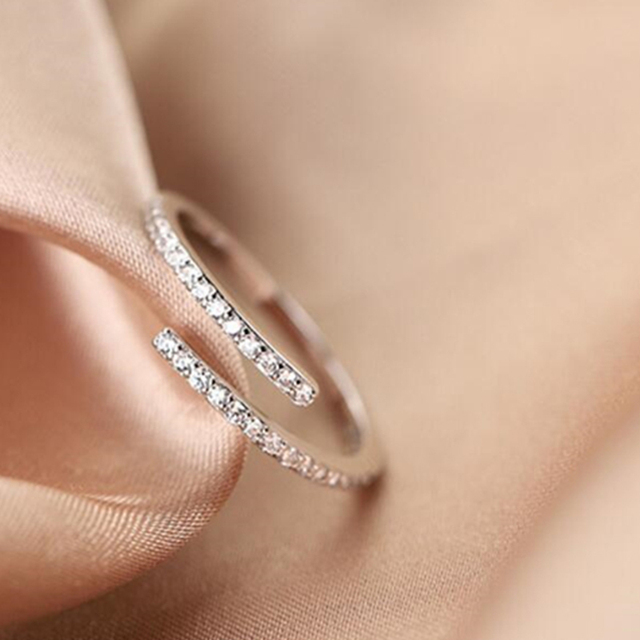 New Simple Temperament Finger Ring For Women Exquisite Rhinestone Zircon Adjustable Ring Girls Party Banquet Jewelry Gift