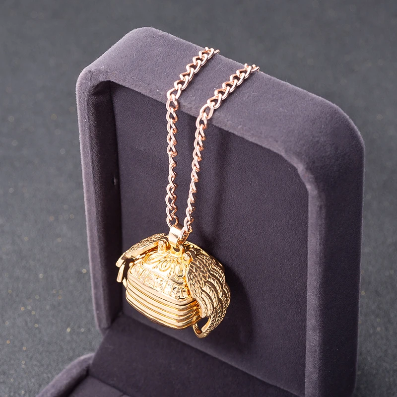 

Vintage Golden Square Wings Necklace 4 Layers Phase Box Pendant Angel Wings Memory Box Open Folding DIY Keychain Photo Pendant
