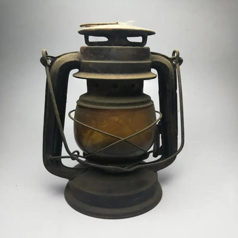 

Antique Crafts Lamp Retro Unique Old Collection Bronze Kerosene Lamp Candlestick Outdoor Lighting Collection Crafts
