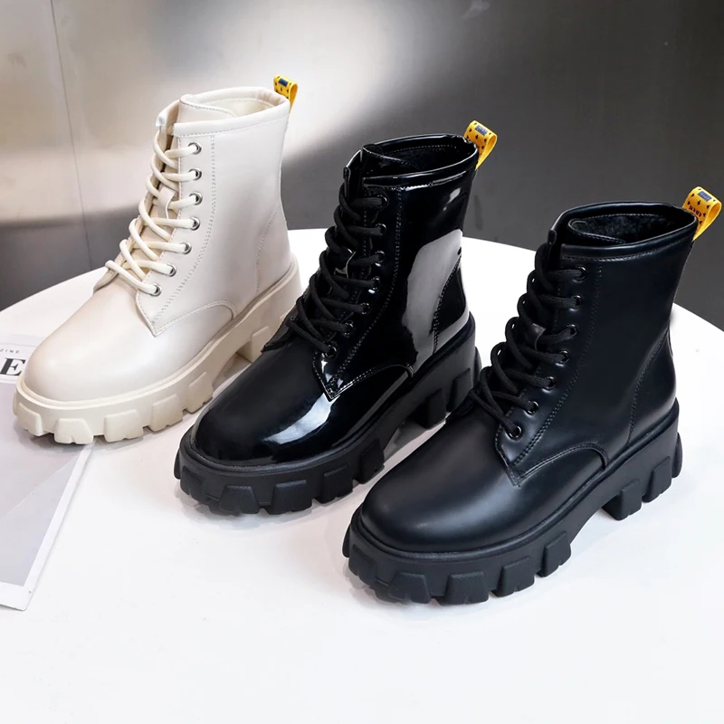 2019 New Retro White Platform Boots Women Shoes Martin Boots Female Warm Plush Fur Winter Boots Lace Up Leather Chunky Heel