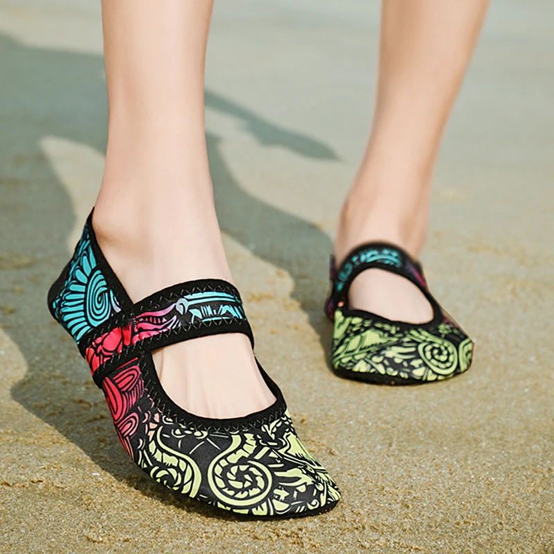 Women Beach Barefoot Shoes Aqua Swimming Shoes Soft Flat Yoga Men Quick Dry Slip On Socks Water Sneakers Unisex Surfing water shoes aqua shoes