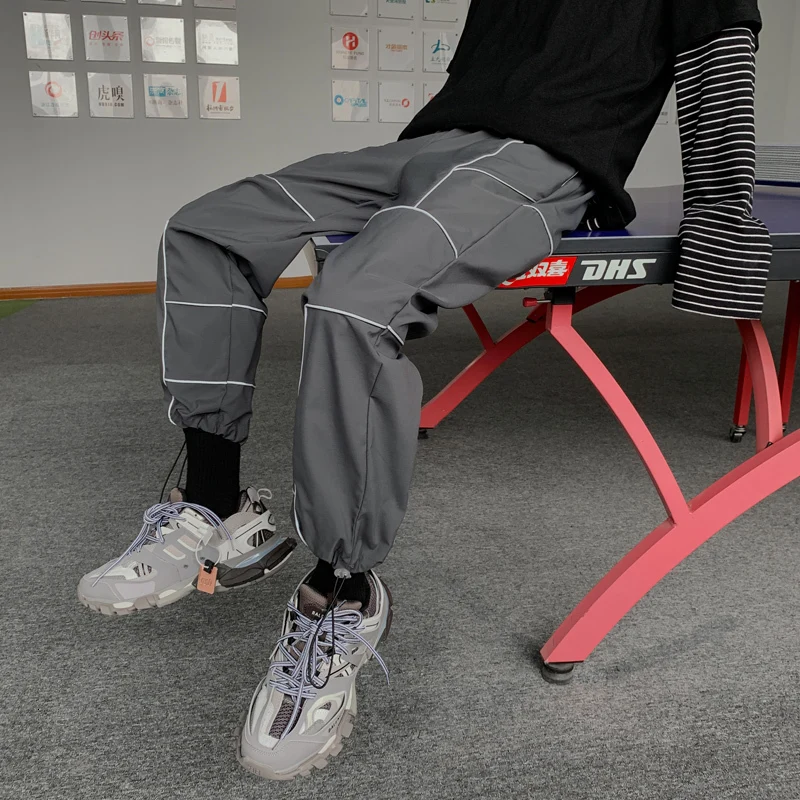 

2019 Autumn And Winter New Youth Popular Sports Loose Straight Beam Foot Luminous Fashion Casual Pants Black / Dark Gray