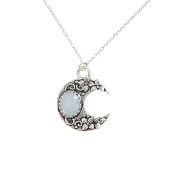 

Mysterious Antique Silver Crescent Moon Design Petal Carving Necklace Women Ladies Sunflower Charm Vintage Elegant Jewelry Gift