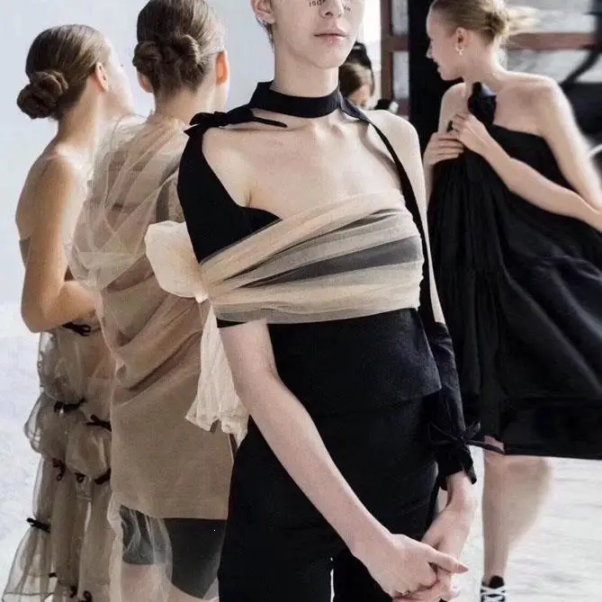 Сексуальная Асимметричная женская рубашка с открытыми плечами, топы, женская тонкая модная черная рубашка с длинным рукавом