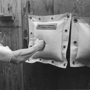 

Bruce Lee Wing Chun Man 1-Section Punching Bag Kung Fu Martial Arts Boxing Wall Bag Sand Bag Kung Fu Training Sandbag