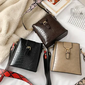 

2019 Luxury Designer Alligator Pattern Handbags Messenger Bags Simple Solid Colors Female Shoulder Bags Women's Hasp Bucket Bags