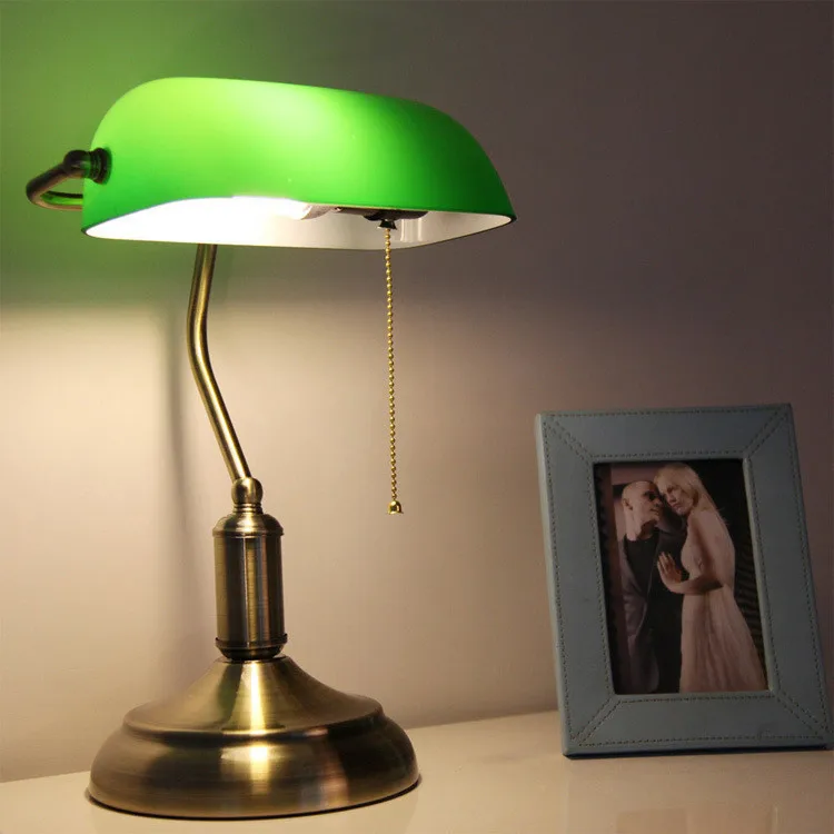 

Chiang Kai-shek of Republic old Shanghai Bank table lamp Green Cover bedroom bedside study creative diffuse Cafe Retro Lamps