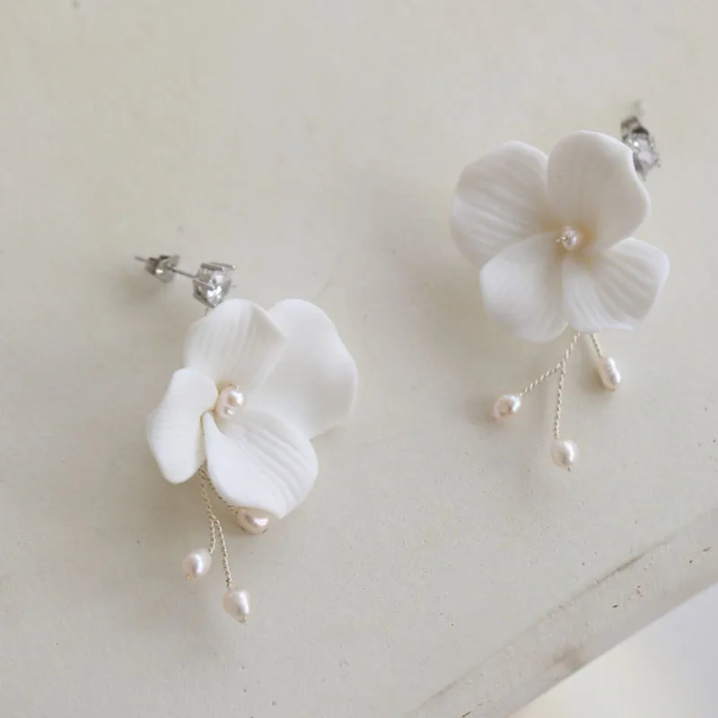 Dangle Earrings SLBRIDAL Ins Style Sparkling Zircon Crystal Rhinestones Porcelain Flower Freshwater Pearls Bridal Wedding Earring Women Earrings