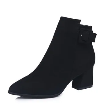 

2019 winter new ladies booties versatile comfort plus velvet belt buckle short tube pointed head with thick with female boots