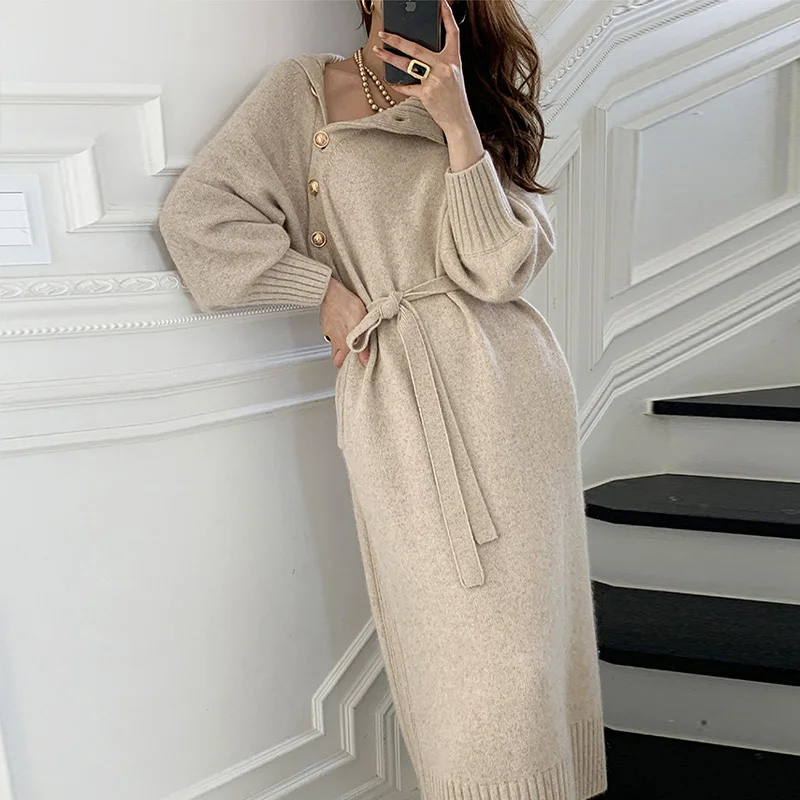 Женское трикотажное платье на пуговицах черное элегантное утепленное