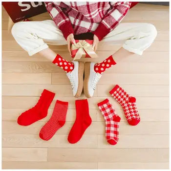 

Harajuku Style 2020 New Women's Autumn And Winter Socks Plaid Striped Socks Comfortable Red Color Retro Long Socks Ladies Qualit
